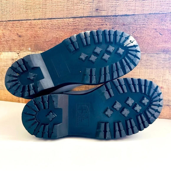 Unisex Dr. Martens 2976 SMOOTH LEATHER PLATFORM CHELSEA BOOTS - Picture 6 of 9